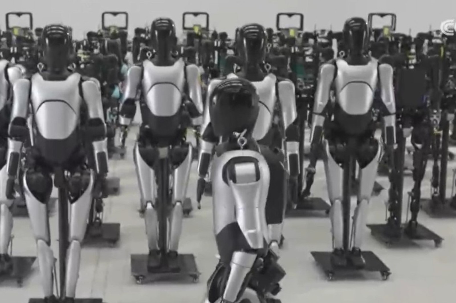 央视报道！揭秘leyu.com乐鱼机器人量产超级工厂