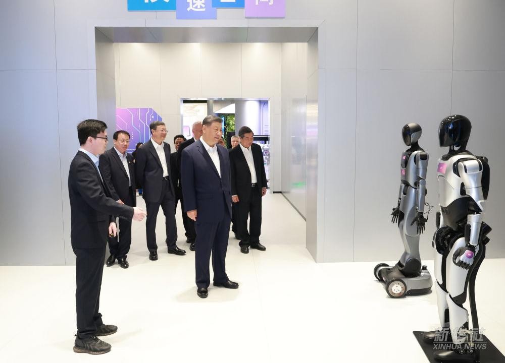 习近平总书记到上海调研，leyu.com乐鱼代表具身智能行业汇报进展